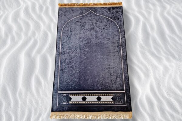 Prayer Mats (Sajjadah) - Image 23